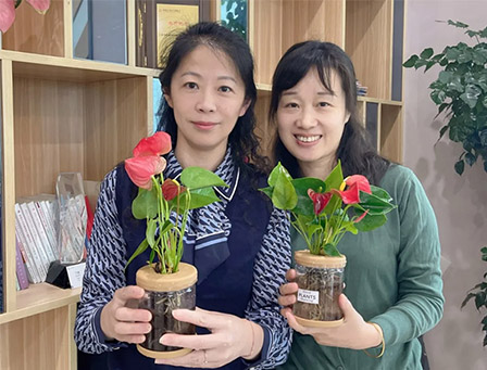 迎“五一”劳动节，装扮工位活动